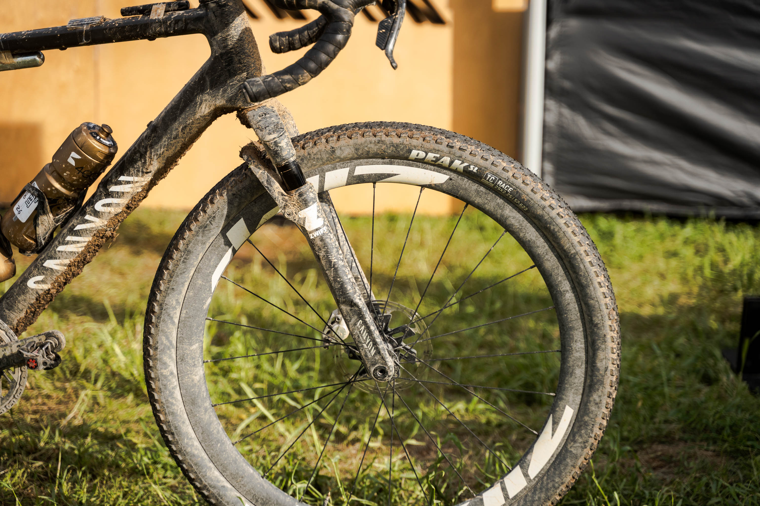 Am Canyon Grail von Valverde & Co: Neue DT Swiss Canyon Gravel Federgabel
